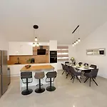 In With Heated Pool Villa Starigrad-Paklenica