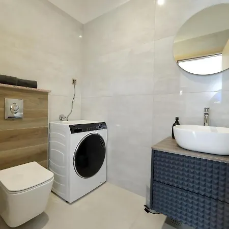 In With Heated Pool Vila *