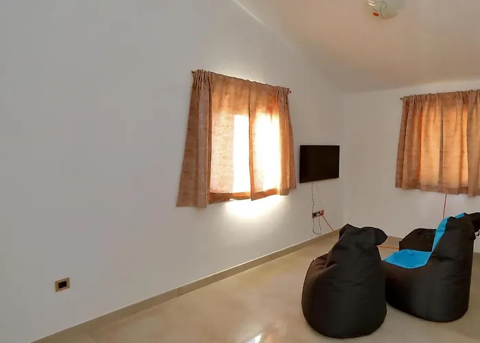 Willa In With Heated Pool Starigrad Paklenica